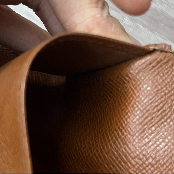 Louis Vuitton 4 key holder - Picture 5 of 6